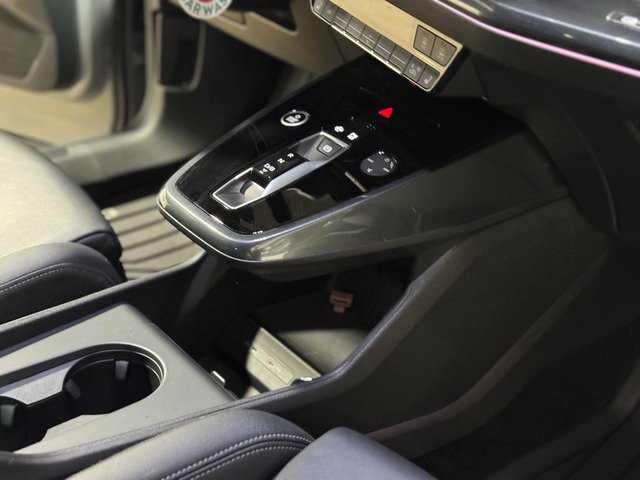 Used 2024 Audi Q4 e-tron Premium Plus AWD/4WD image 30