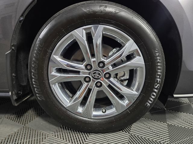 Used 2024 Toyota Sienna Platinum AWD/4WD image 12