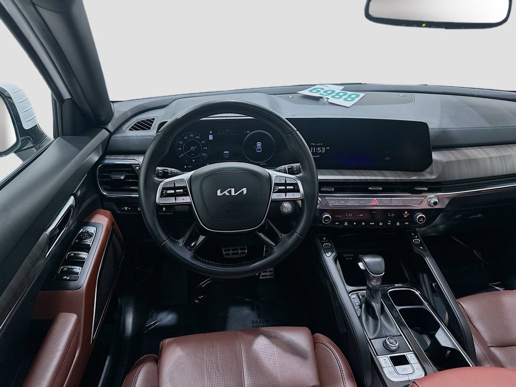 Used 2024 Kia Telluride SX w/ Towing Package FWD image 22