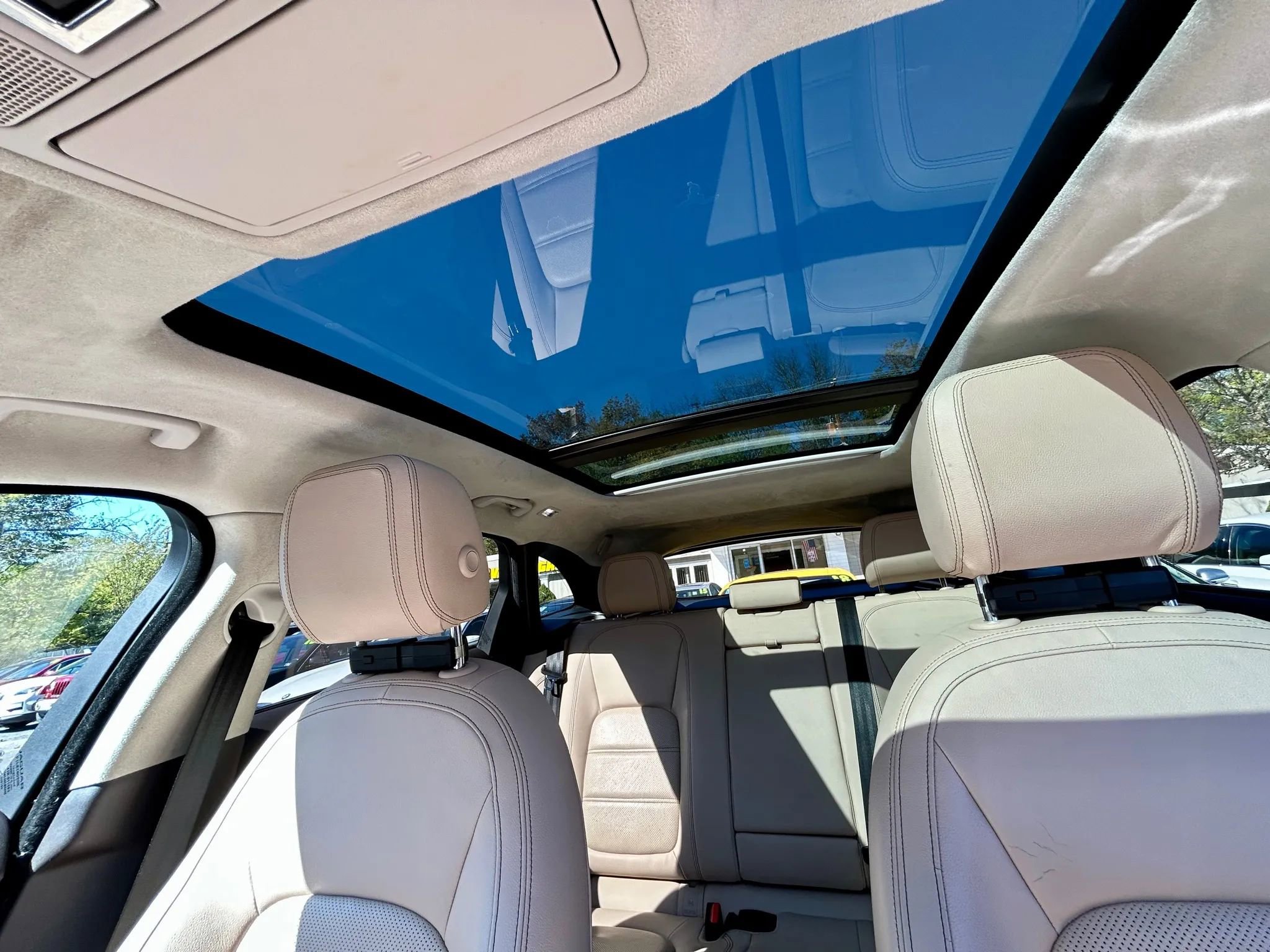 Used 2020 Jaguar F-PACE Prestige image 26