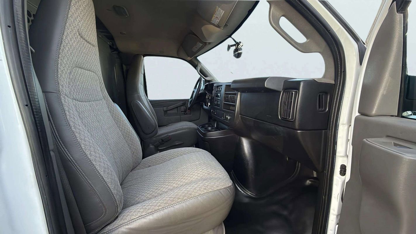 Used 2017 Chevrolet Express 2500 image 11