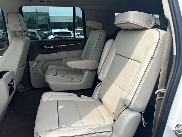 Used 2023 GMC Yukon XL Denali AWD/4WD image 14