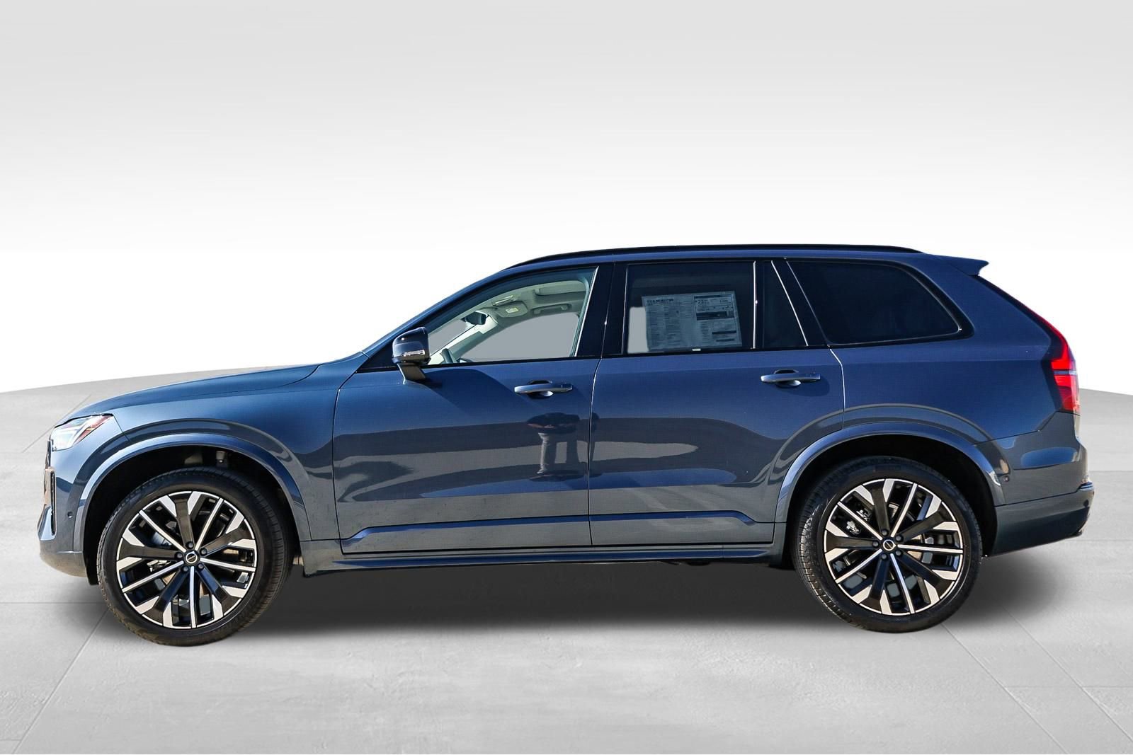 New 2026 Volvo XC90 B6 Ultra w/ Protection Package image 8