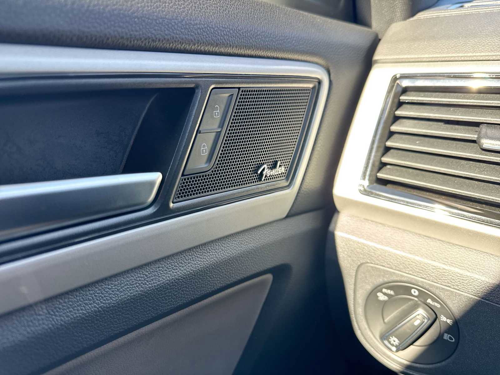 Used 2023 Volkswagen Atlas Cross Sport SEL Premium R-Line image 29