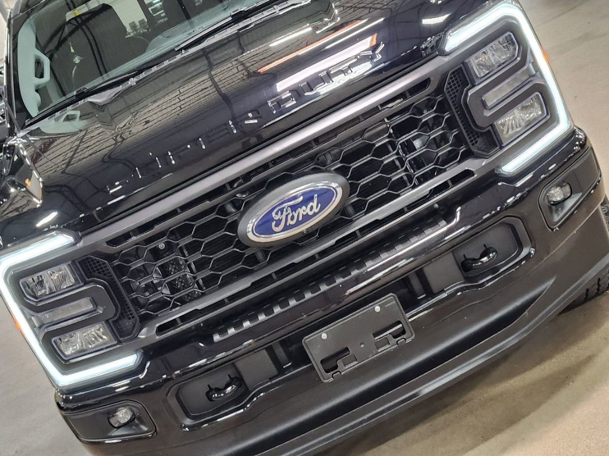 Used 2024 Ford F250 Lariat w/ Sport Appearance Package AWD/4WD image 19