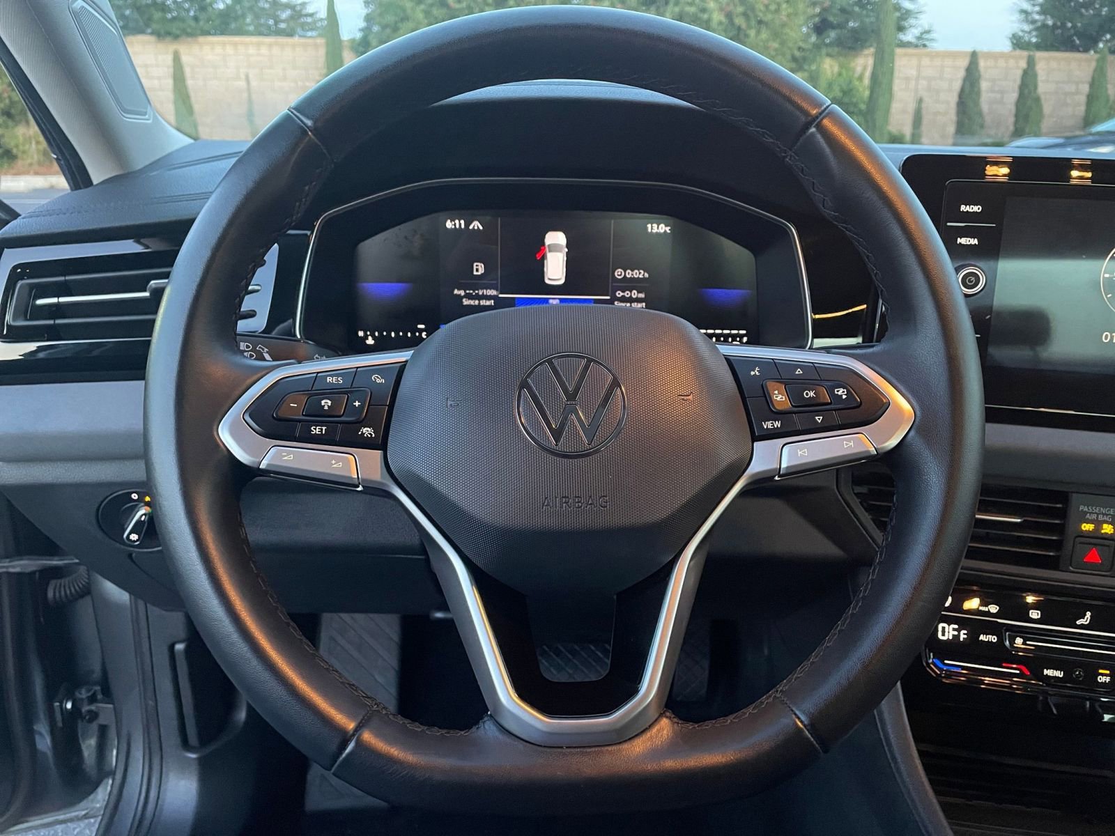 Used 2025 Volkswagen Jetta SE image 34