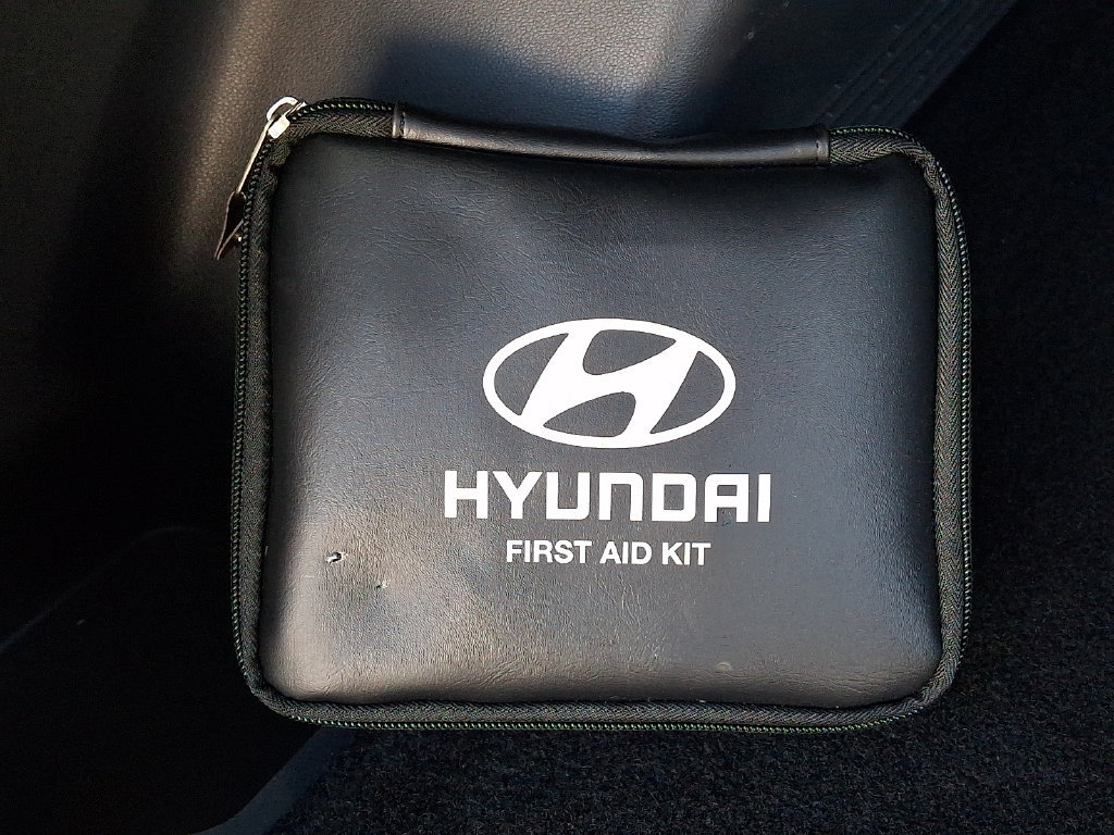 Used 2024 Hyundai Kona Limited AWD/4WD image 33