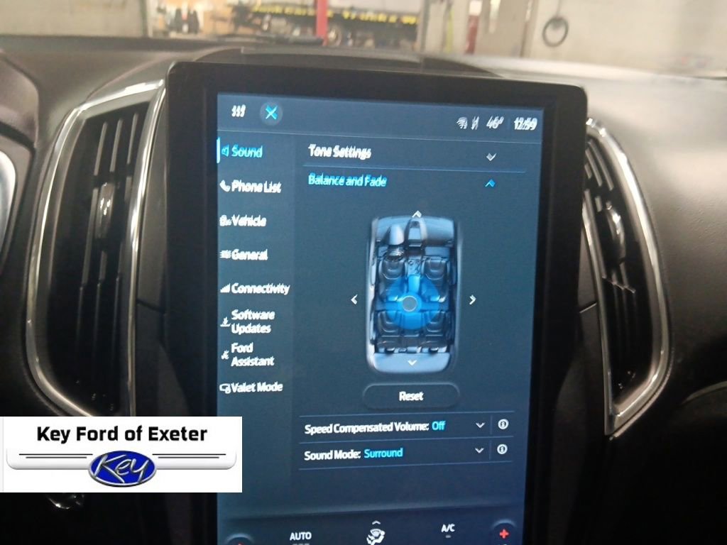 Used 2021 Ford Edge Titanium image 33