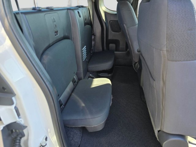 Used 2022 Nissan Frontier SV AWD/4WD image 15
