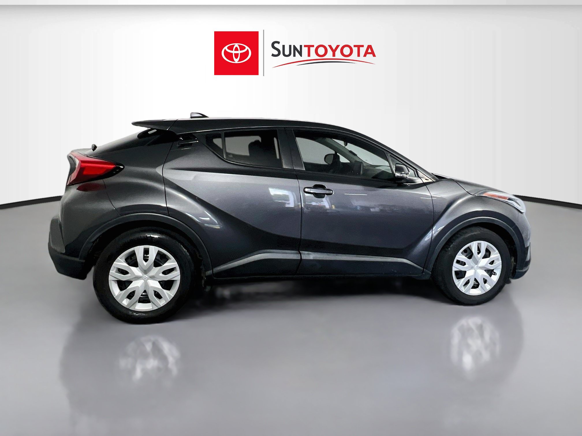 Used 2021 Toyota C-HR LE FWD image 2