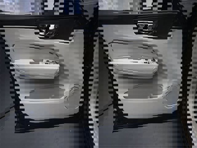 New 2025 Volvo XC60 B5 Core image 18