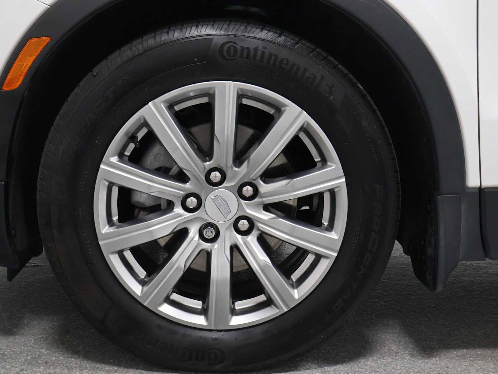 Used 2020 Cadillac XT4 Premium Luxury w/ Cold Weather Package AWD/4WD image 35