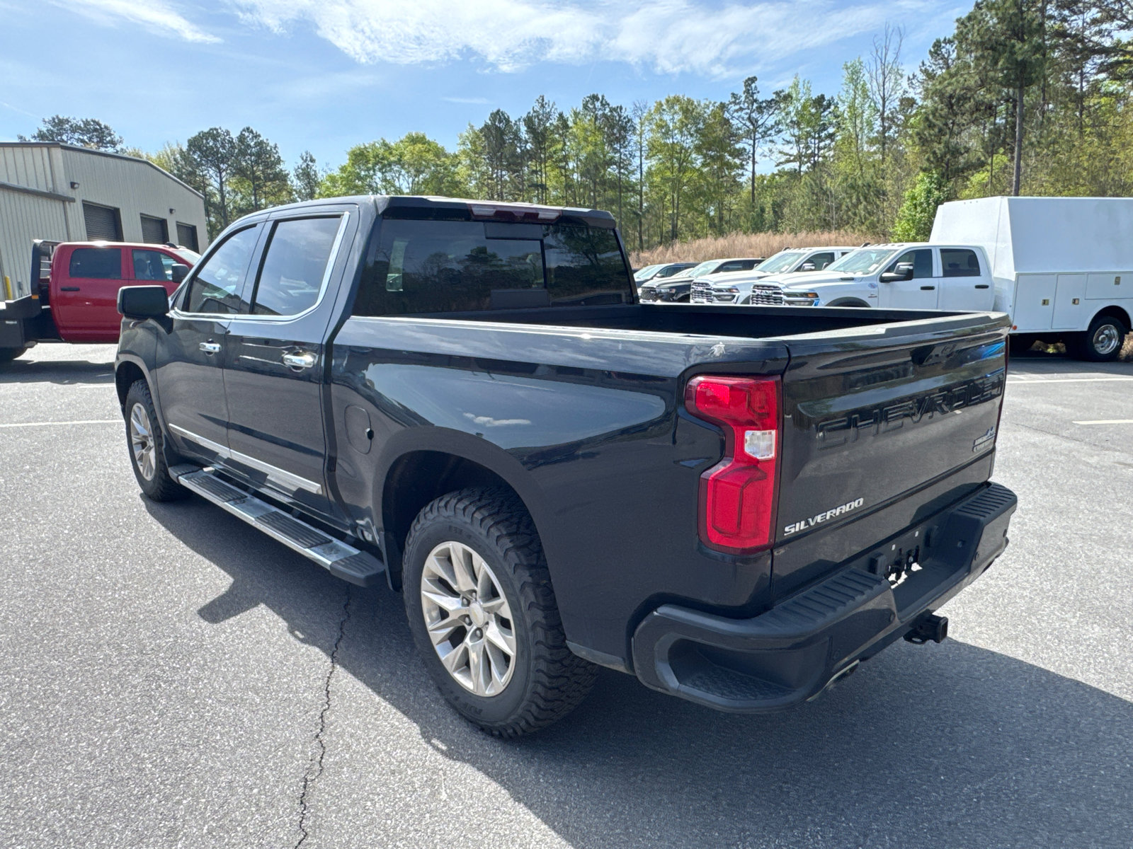 Used 2022 Chevrolet Silverado 1500 High Country w/ High Country Premium Package image 7