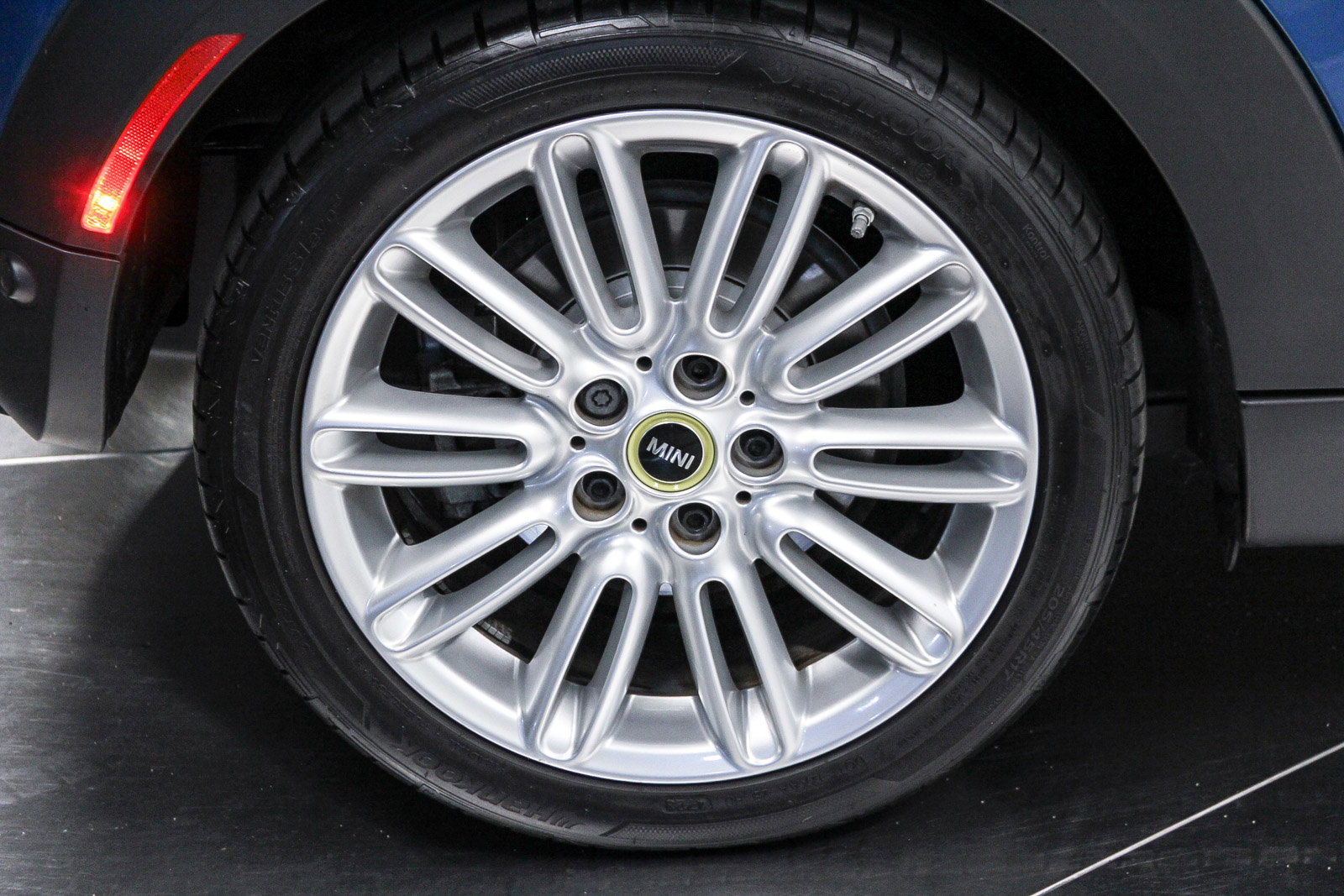 Certified 2024 MINI Cooper SE FWD image 8