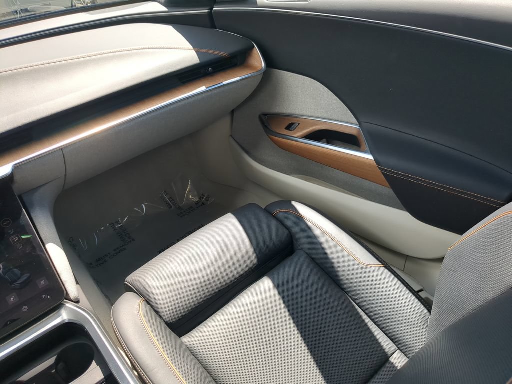 Used 2025 Lucid Air Touring AWD/4WD image 16