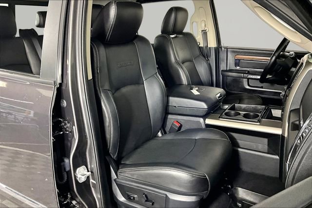 Used 2015 RAM 3500 Laramie w/ Convenience Group AWD/4WD image 29
