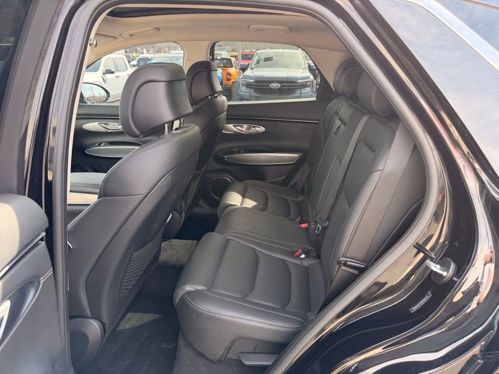 Used 2024 Genesis GV70 2.5T Select w/ Select Package image 12