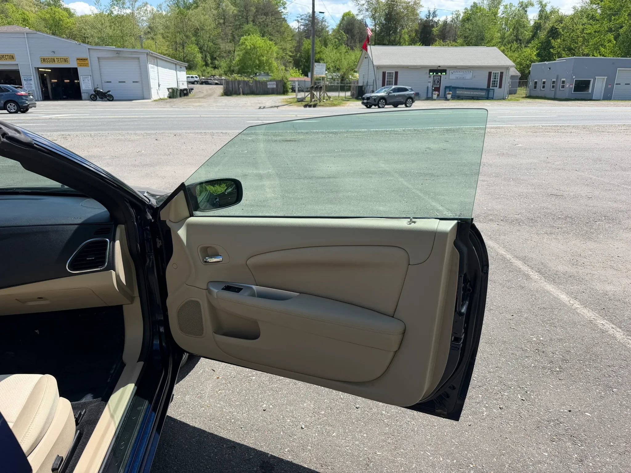 Used 2014 Chrysler 200 Touring FWD image 14