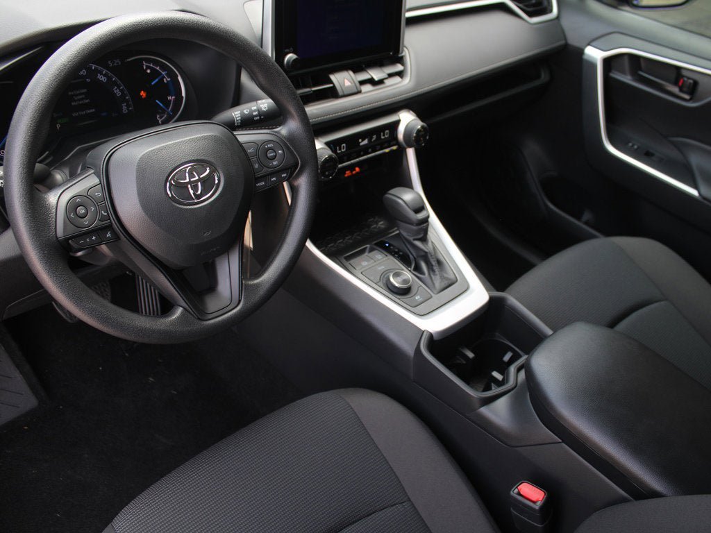 Used 2025 Toyota RAV4 LE AWD/4WD image 10