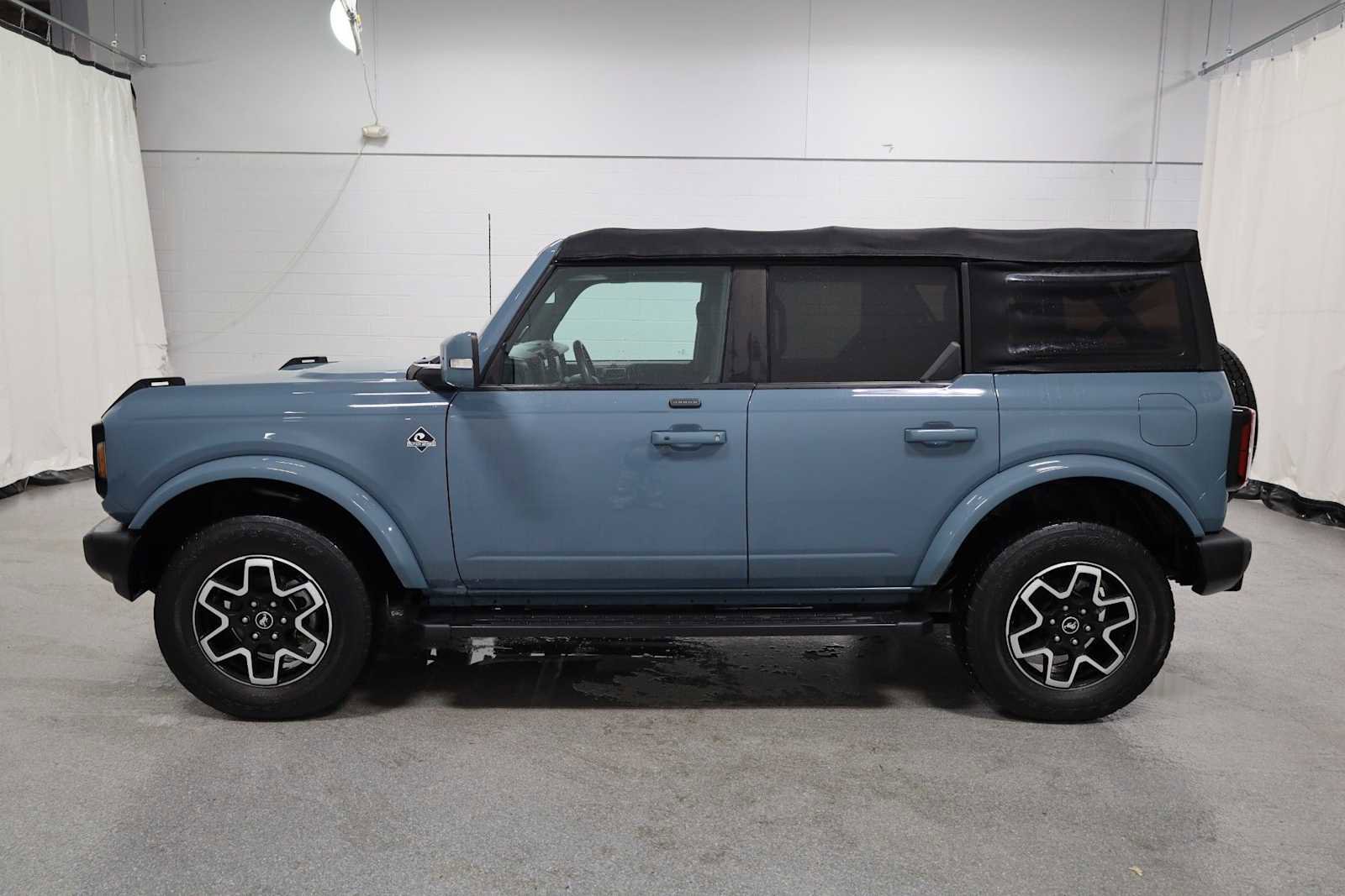 Used 2021 Ford Bronco Outer Banks image 2