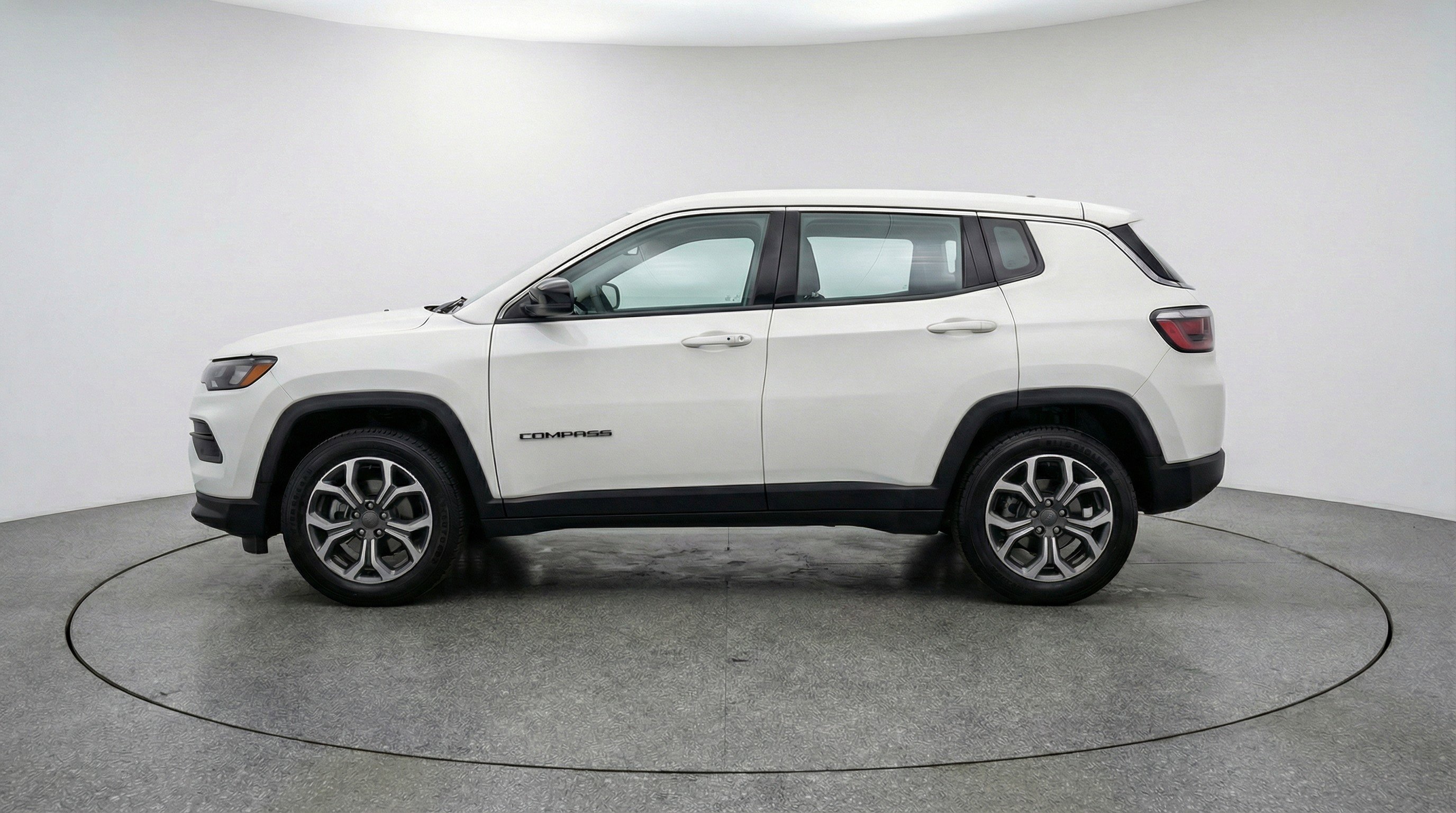 Used 2025 Jeep Compass Latitude image 5