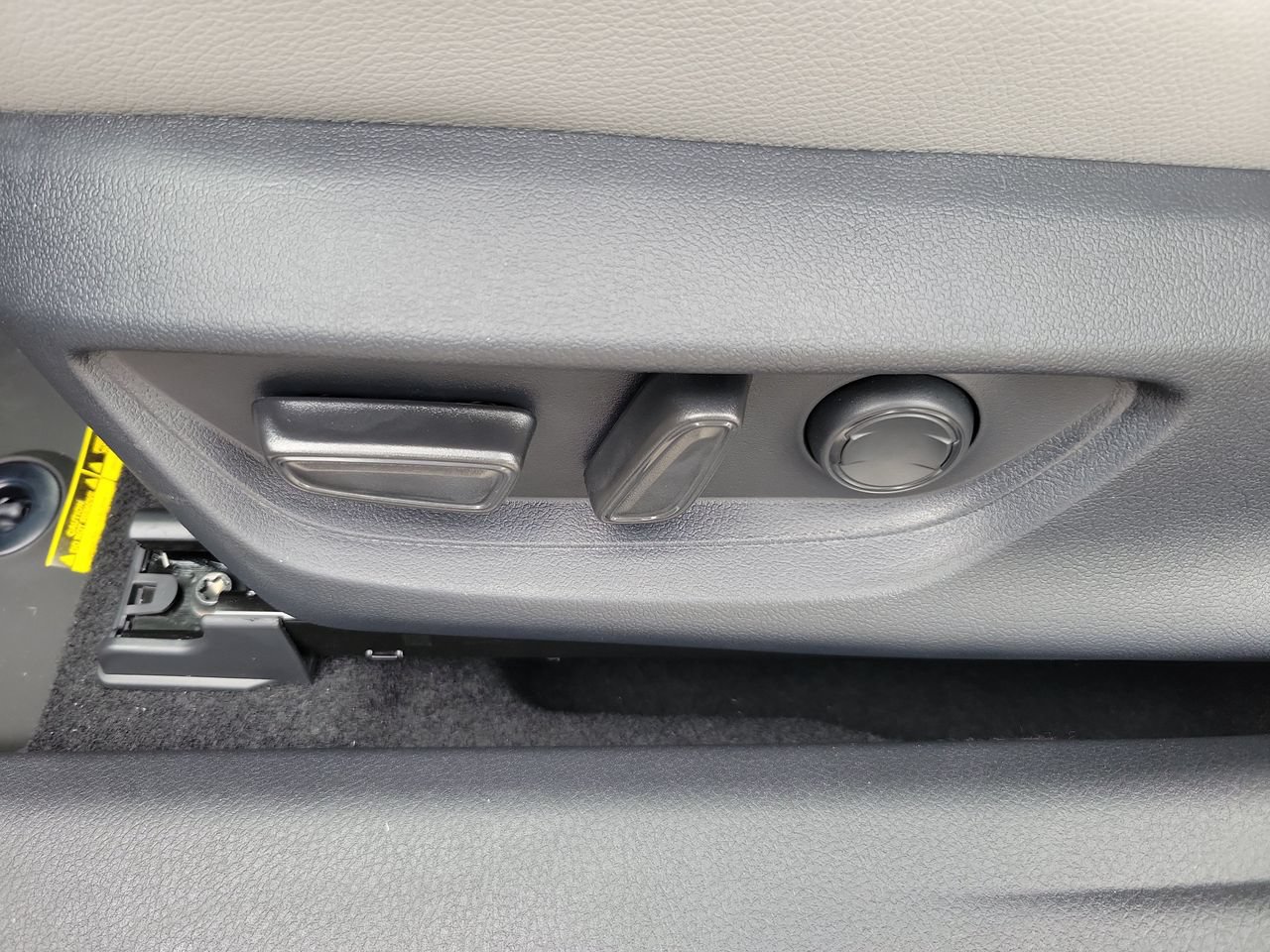 Used 2026 Toyota Camry SE FWD image 18