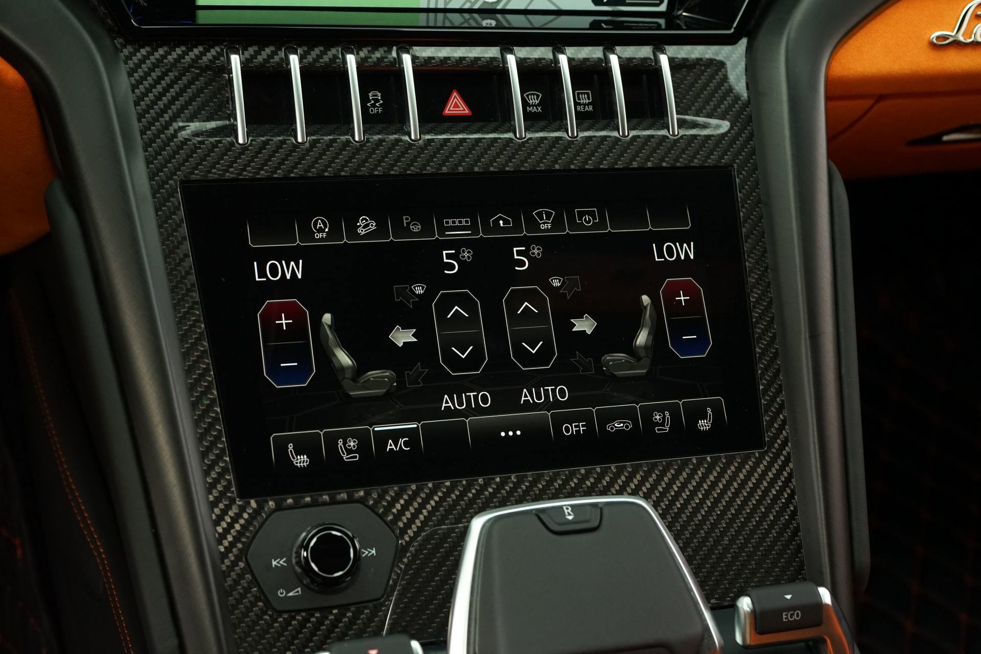 Used 2022 Lamborghini Urus image 20