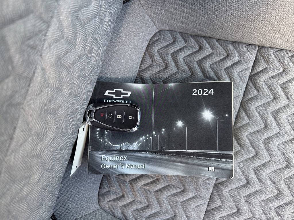 Used 2024 Chevrolet Equinox LS w/ Driver Confidence II Package image 33