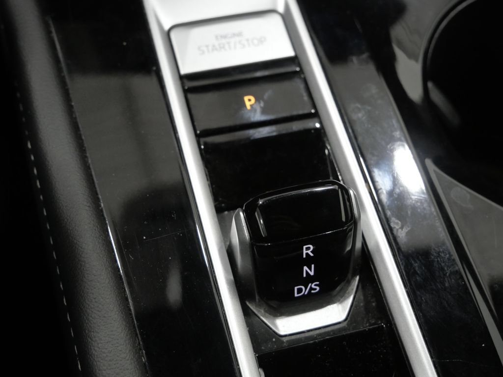 Used 2025 Volkswagen Atlas Cross Sport SE AWD/4WD image 21