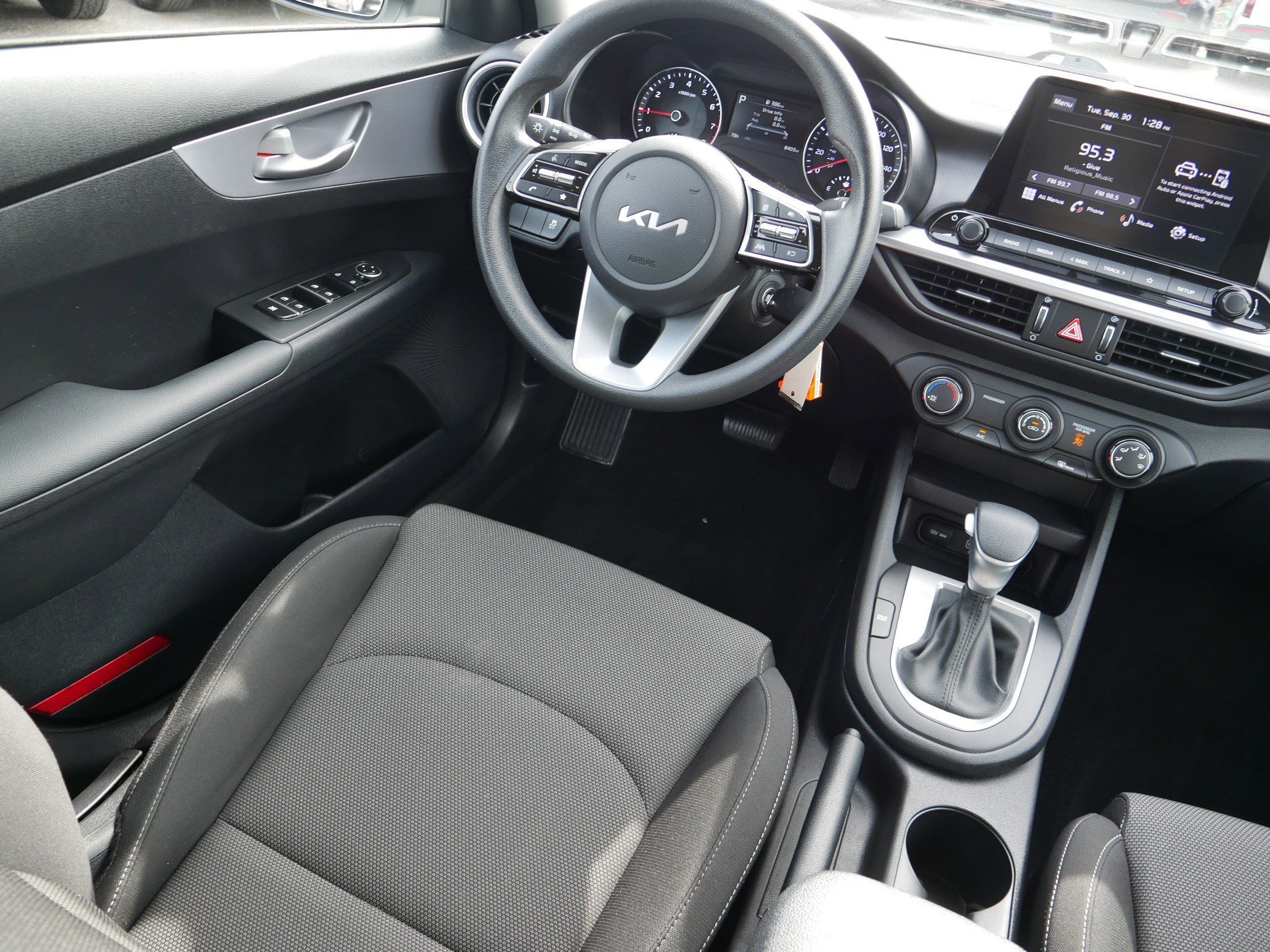 Certified 2022 Kia Forte LXS image 9