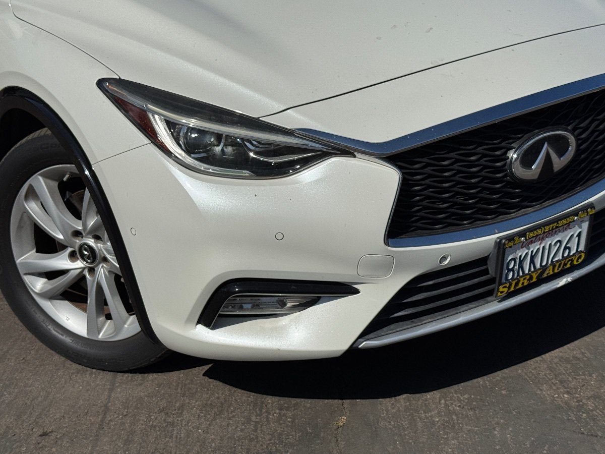 Used 2019 INFINITI QX30 w/ Cargo Package FWD image 3