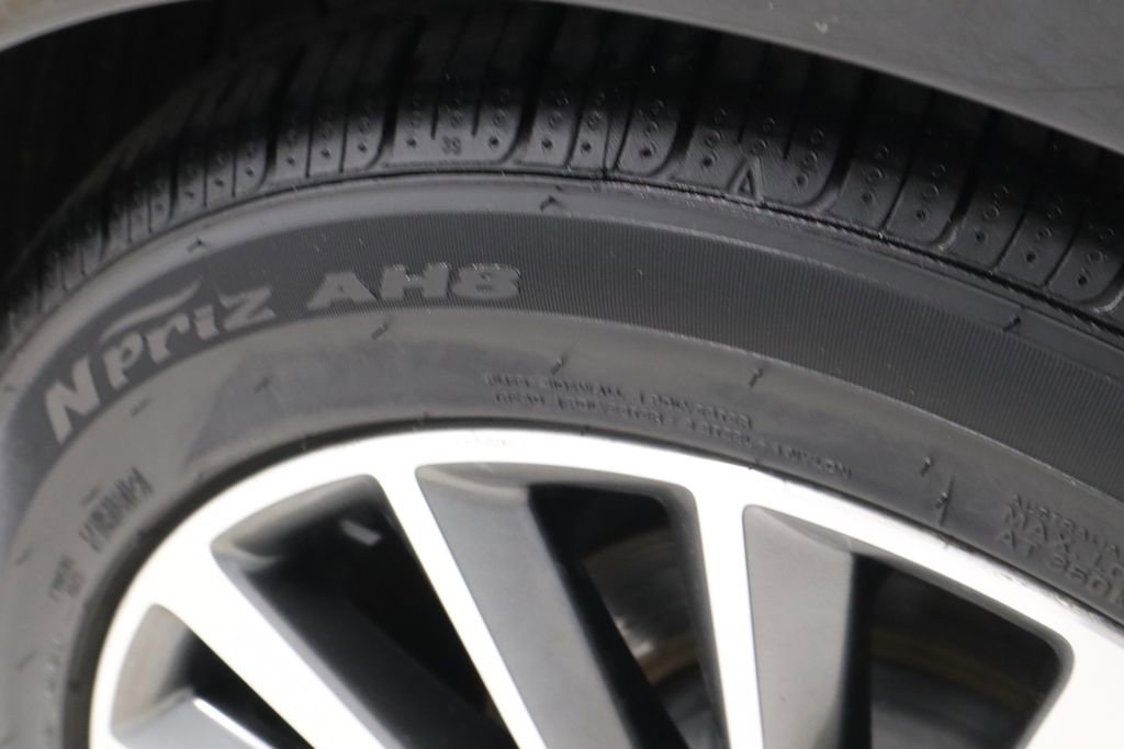 Used 2019 Lincoln MKZ Premiere FWD image 19