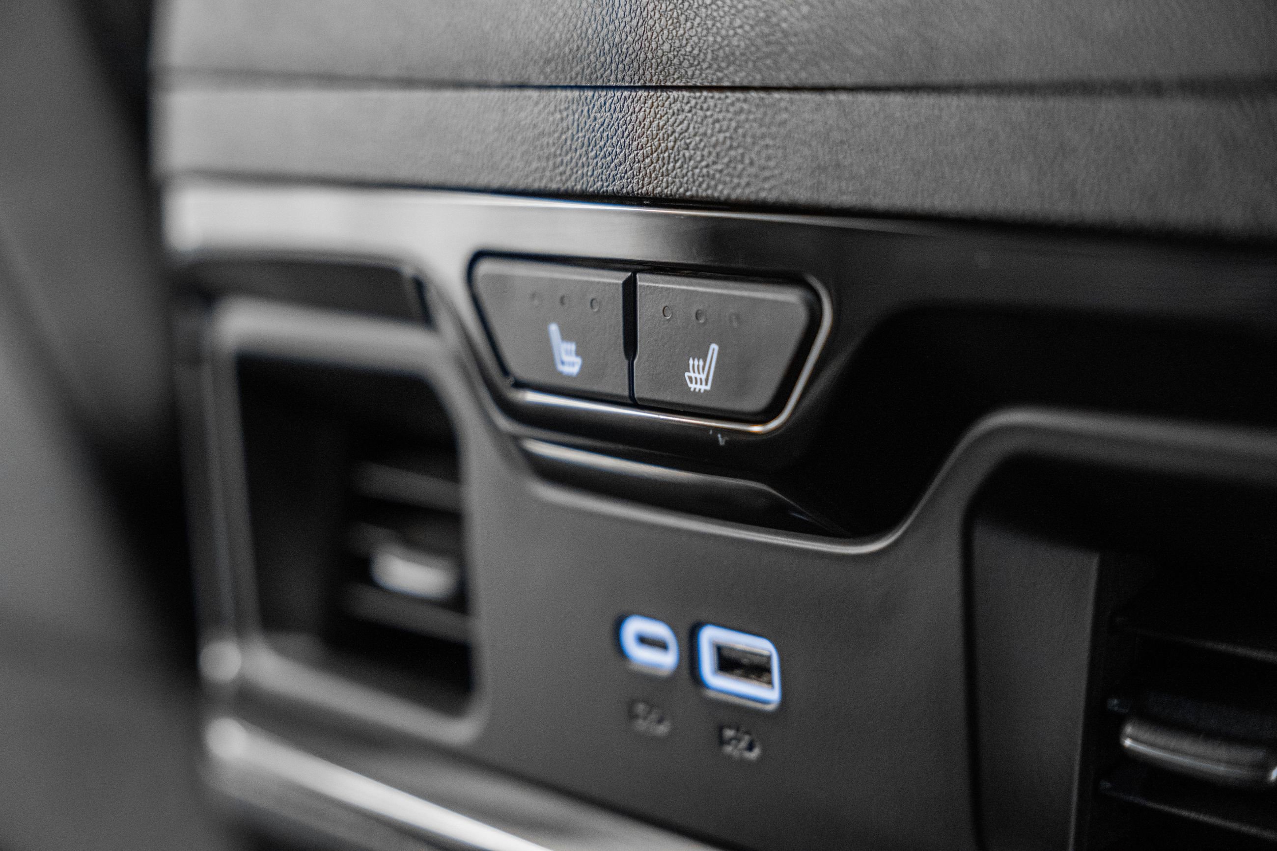 Used 2024 Chevrolet Silverado 1500 ZR2 image 40