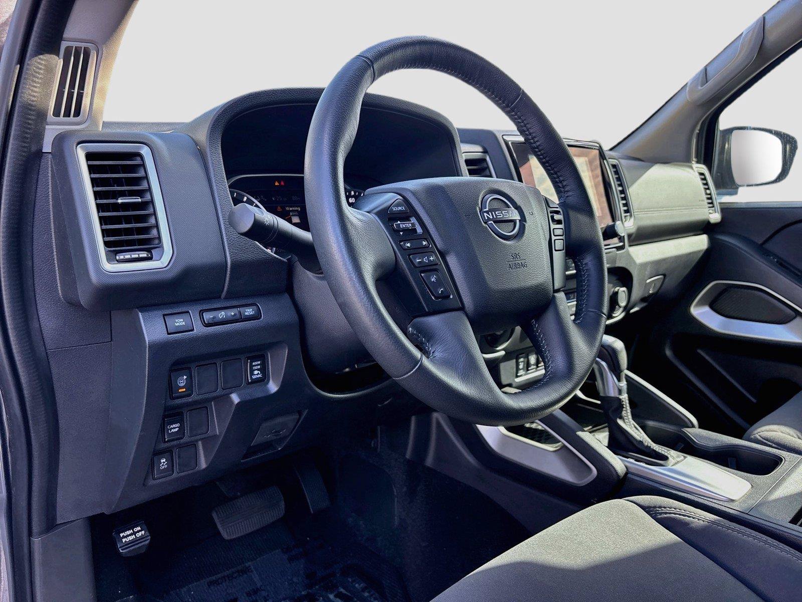 Used 2023 Nissan Frontier SV w/ SV Convenience Package RWD image 10