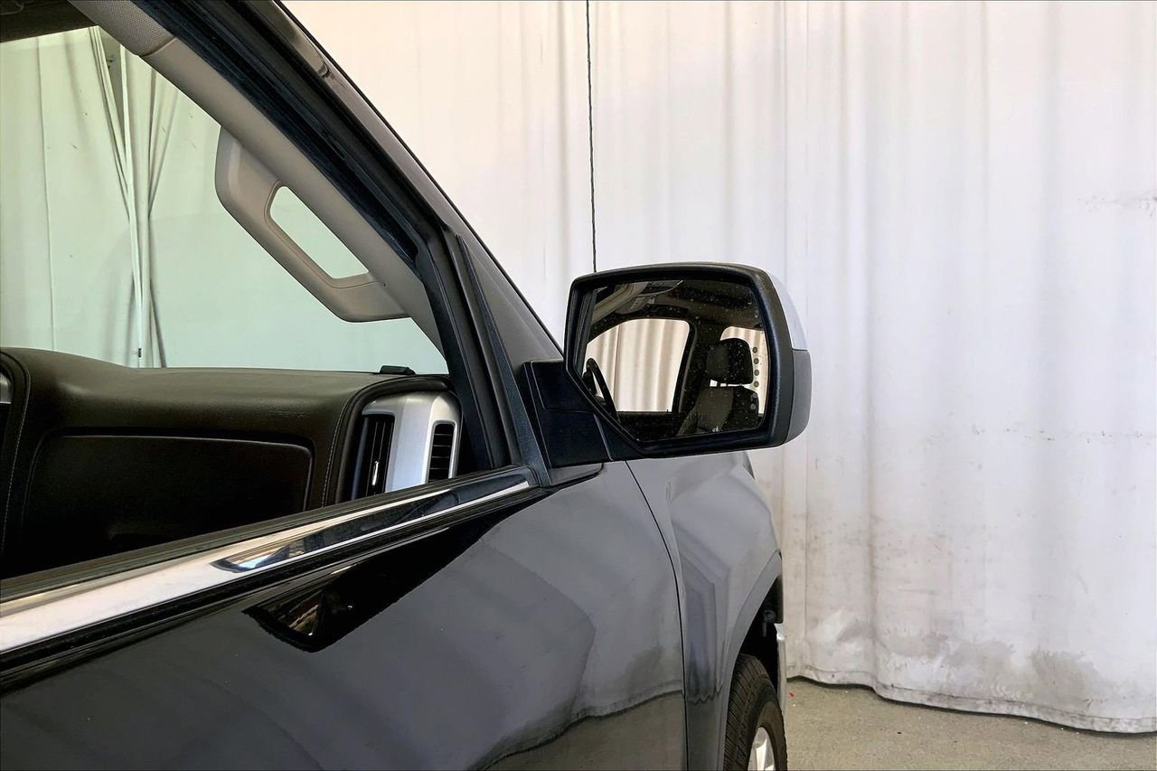 Used 2018 GMC Sierra 1500 SLT w/ Enhanced Driver Alert Package RWD image 11