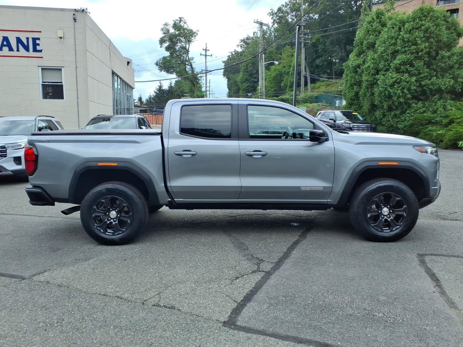 Used 2023 GMC Canyon Elevation w/ Elevation Premium Package AWD/4WD image 4