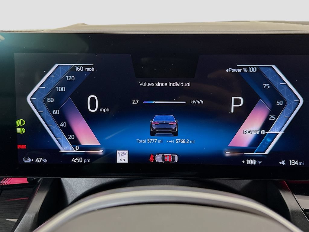 Used 2025 BMW i5 eDrive40i w/ Premium Package RWD image 34