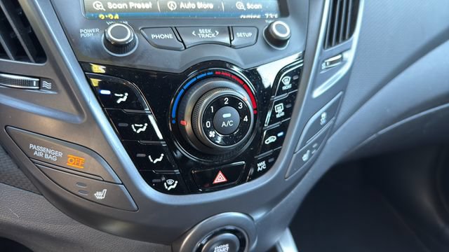 Used 2014 Hyundai Veloster Turbo FWD image 19