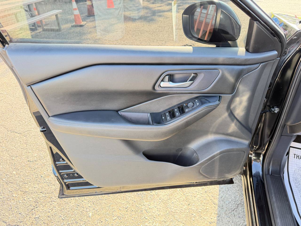 Used 2024 Nissan Rogue SV AWD/4WD image 16