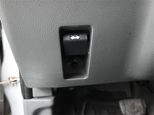 Used 2000 Isuzu Rodeo S image 17