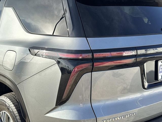 Used 2025 Chevrolet Traverse LT image 14