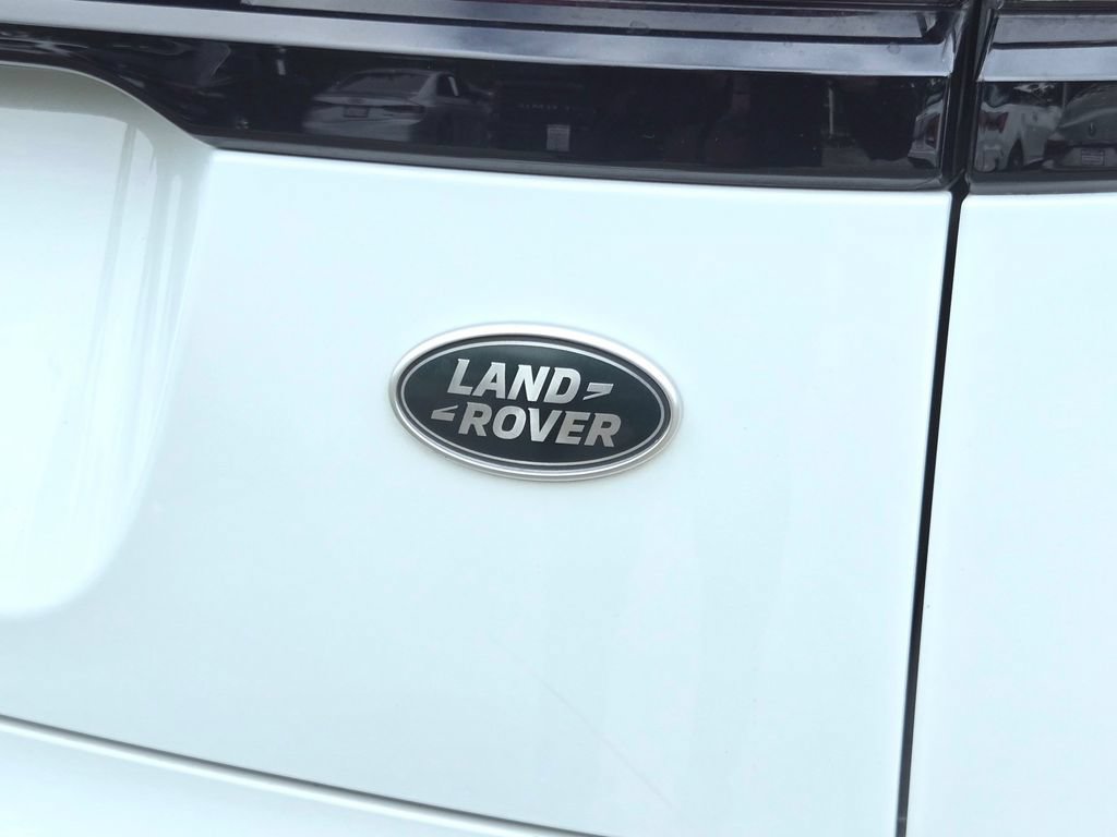 Used 2020 Land Rover Range Rover Velar R-Dynamic S AWD/4WD image 11