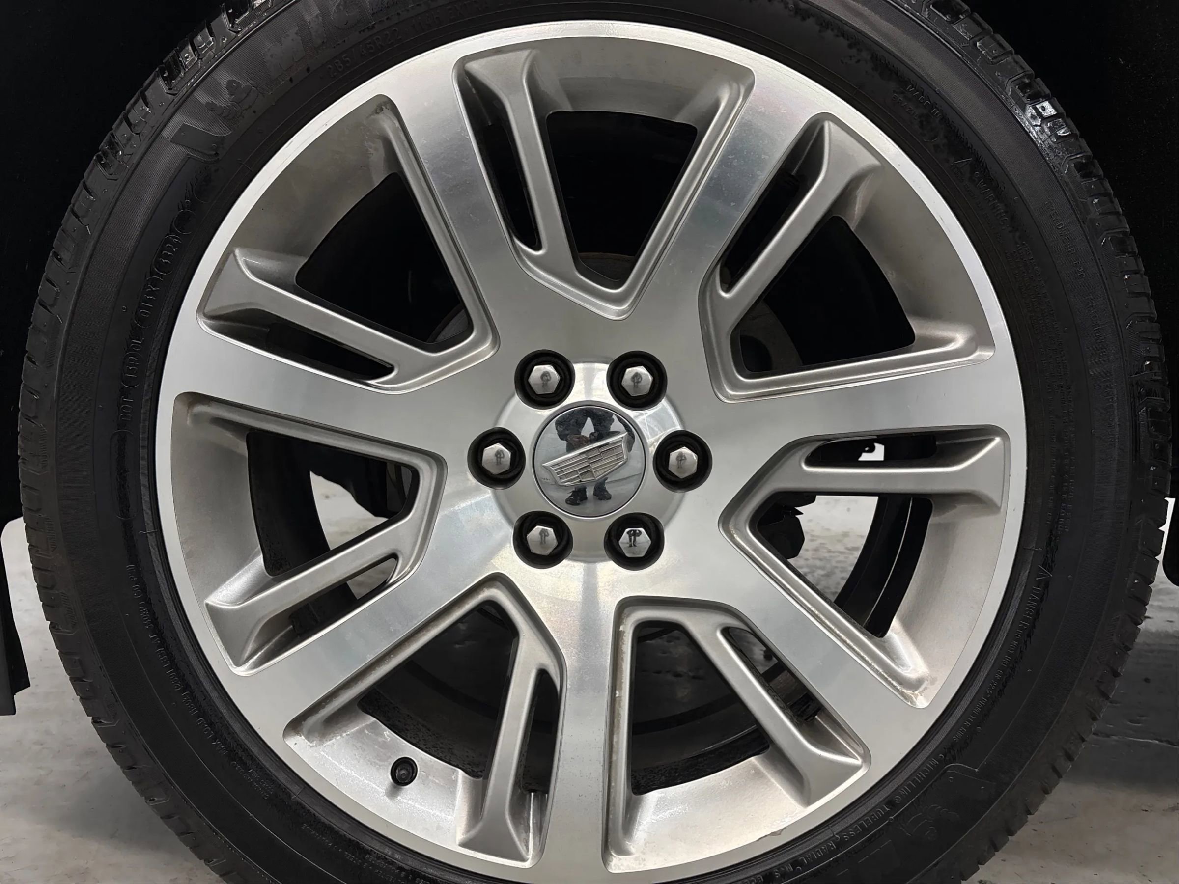 Used 2020 Cadillac Escalade ESV Premium Luxury image 32