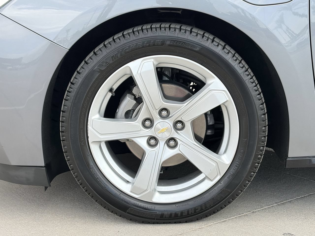 Used 2018 Chevrolet Volt LT w/ LT Driver Confidence Package FWD image 9