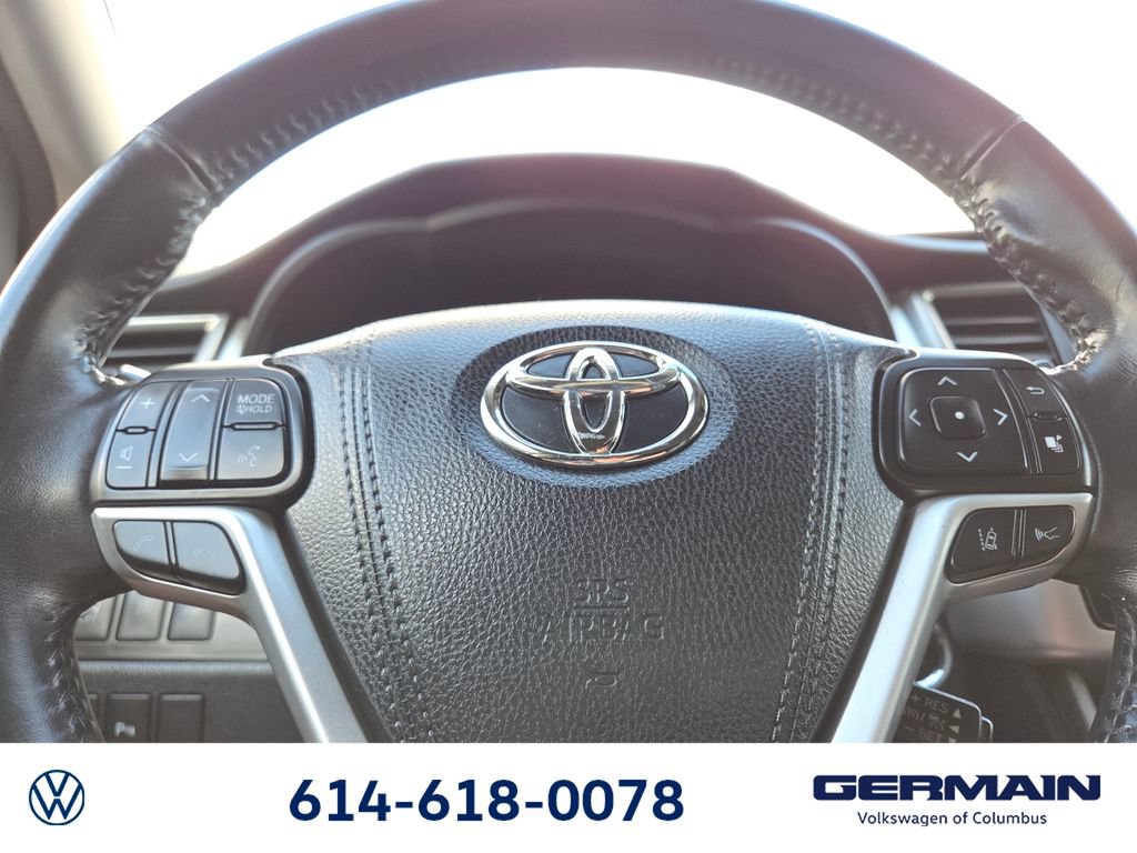 Used 2017 Toyota Highlander Limited AWD/4WD image 26