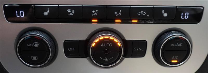 Used 2015 Volkswagen Eos Komfort FWD image 19