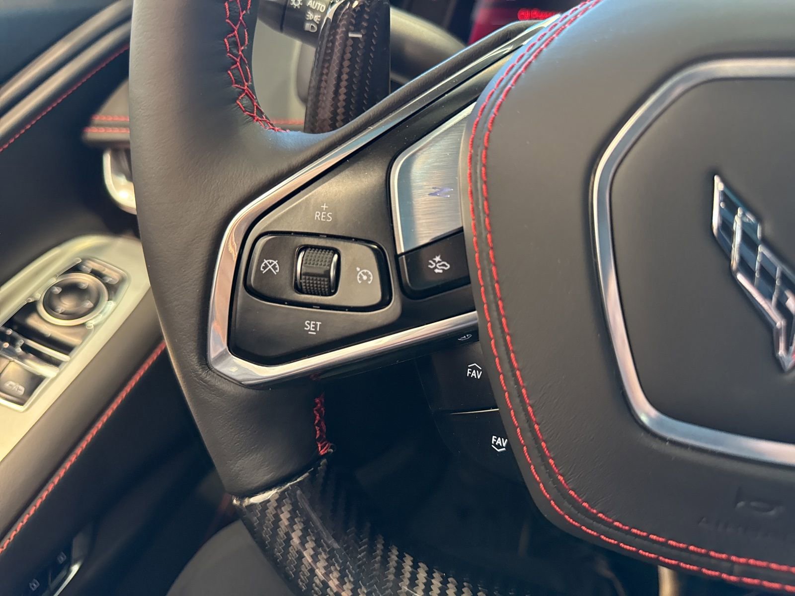 New 2025 Chevrolet Corvette E-Ray image 37