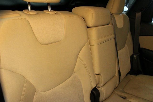 Used 2017 Jeep Cherokee Sport image 14