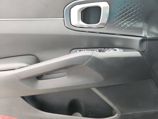 Used 2025 Kia Sorento S FWD image 17