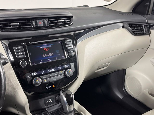 Used 2022 Nissan Rogue Sport SV w/ Technology Package AWD/4WD image 18